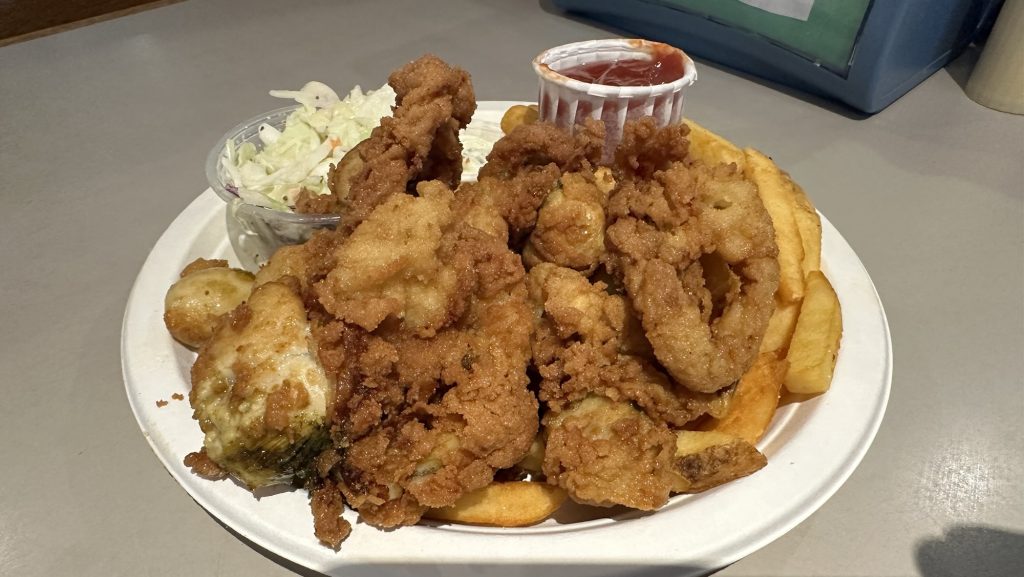 Fried clams at Lenny & Joe's