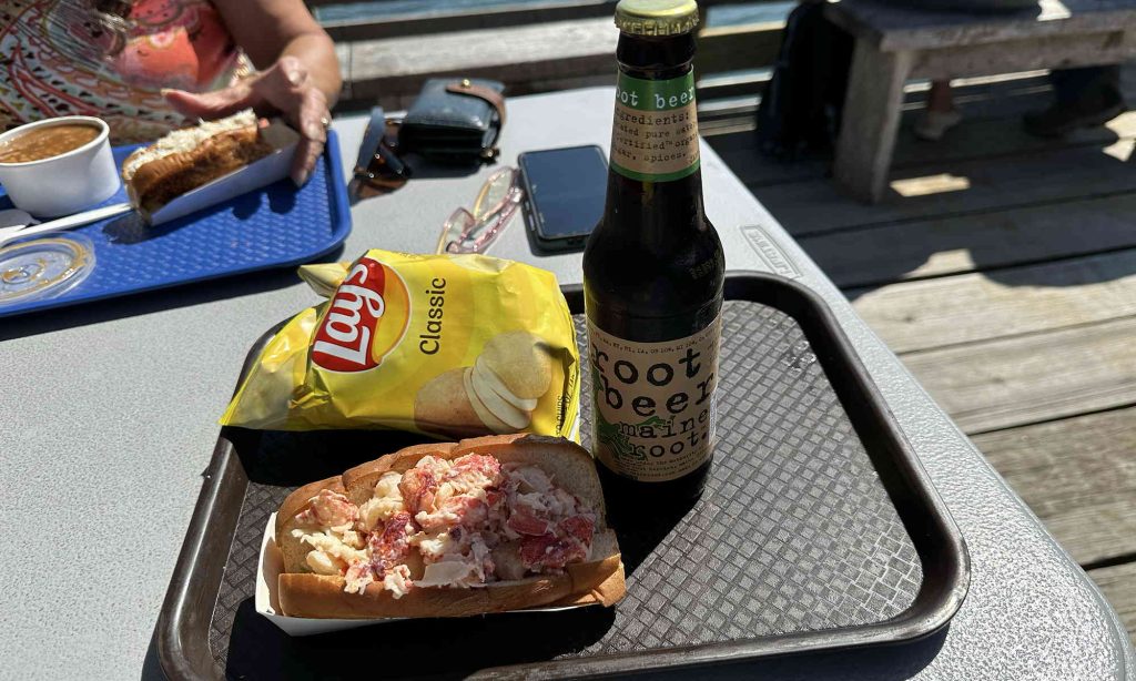 Lunch on the Wharf, Corea Harbor